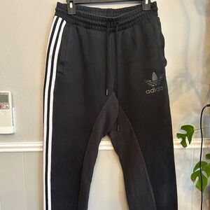 Women’s adidas sweat pants medium